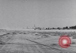 Standbild Flugzeuge B-19 Santa Monica California USA, 1941, aus Sekunde 30 historischem Filmmaterial Videoclip 65675039338