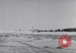 Standbild Flugzeuge B-19 Santa Monica California USA, 1941, aus Sekunde 31 historischem Filmmaterial Videoclip 65675039338