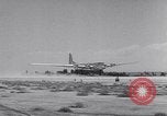 Standbild Flugzeuge B-19 Santa Monica California USA, 1941, aus Sekunde 34 historischem Filmmaterial Videoclip 65675039338