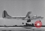 Standbild Flugzeuge B-19 Santa Monica California USA, 1941, aus Sekunde 38 historischem Filmmaterial Videoclip 65675039338