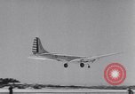 Standbild Flugzeuge B-19 Santa Monica California USA, 1941, aus Sekunde 40 historischem Filmmaterial Videoclip 65675039338