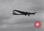 Standbild Flugzeuge B-19 Santa Monica California USA, 1941, aus Sekunde 45 historischem Filmmaterial Videoclip 65675039338