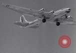Standbild Flugzeuge B-19 Santa Monica California USA, 1941, aus Sekunde 50 historischem Filmmaterial Videoclip 65675039338