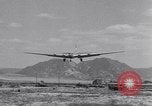 Standbild Flugzeuge B-19 Santa Monica California USA, 1941, aus Sekunde 59 historischem Filmmaterial Videoclip 65675039338