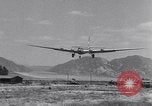 Standbild Flugzeuge B-19 Santa Monica California USA, 1941, aus Sekunde 61 historischem Filmmaterial Videoclip 65675039338