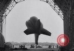 Standbild barrage Balloons Wingfoot Lake Ohio USA, 1941, aus Sekunde 8 historischem Filmmaterial Videoclip 65675039339