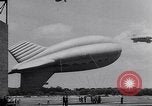 Standbild barrage Balloons Wingfoot Lake Ohio USA, 1941, aus Sekunde 11 historischem Filmmaterial Videoclip 65675039339