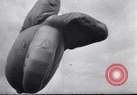 Standbild barrage Balloons Wingfoot Lake Ohio USA, 1941, aus Sekunde 22 historischem Filmmaterial Videoclip 65675039339