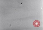 Standbild barrage Balloons Wingfoot Lake Ohio USA, 1941, aus Sekunde 24 historischem Filmmaterial Videoclip 65675039339