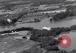 Standbild barrage Balloons Wingfoot Lake Ohio USA, 1941, aus Sekunde 37 historischem Filmmaterial Videoclip 65675039339