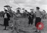 Image barrage de montgolfieres North Carolina United States USA, 1941, de la seconde 18 séquences d'archives historiques vidéo 65675039359