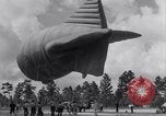 Image barrage de montgolfieres North Carolina United States USA, 1941, de la seconde 25 séquences d'archives historiques vidéo 65675039359