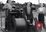 Image barrage de montgolfieres North Carolina United States USA, 1941, de la seconde 26 séquences d'archives historiques vidéo 65675039359