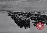 Standbild Royal Air Force Piloten Lancaster California USA, 1941, aus Sekunde 4 historischem Filmmaterial Videoclip 65675039369