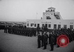 Standbild Royal Air Force Piloten Lancaster California USA, 1941, aus Sekunde 15 historischem Filmmaterial Videoclip 65675039369
