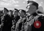 Standbild Royal Air Force Piloten Lancaster California USA, 1941, aus Sekunde 34 historischem Filmmaterial Videoclip 65675039369