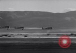 Standbild Royal Air Force Piloten Lancaster California USA, 1941, aus Sekunde 38 historischem Filmmaterial Videoclip 65675039369