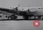 Standbild B-19 Flugzeuge Testflug Los Angeles California USA, 1941, aus Sekunde 10 historischem Filmmaterial Videoclip 65675039370