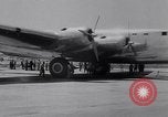 Standbild B-19 Flugzeuge Testflug Los Angeles California USA, 1941, aus Sekunde 12 historischem Filmmaterial Videoclip 65675039370