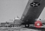 Standbild B-19 Flugzeuge Testflug Los Angeles California USA, 1941, aus Sekunde 16 historischem Filmmaterial Videoclip 65675039370
