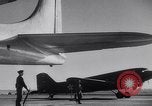 Standbild B-19 Flugzeuge Testflug Los Angeles California USA, 1941, aus Sekunde 20 historischem Filmmaterial Videoclip 65675039370