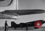 Standbild B-19 Flugzeuge Testflug Los Angeles California USA, 1941, aus Sekunde 21 historischem Filmmaterial Videoclip 65675039370