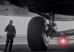 Standbild B-19 Flugzeuge Testflug Los Angeles California USA, 1941, aus Sekunde 22 historischem Filmmaterial Videoclip 65675039370
