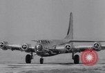 Standbild B-19 Flugzeuge Testflug Los Angeles California USA, 1941, aus Sekunde 46 historischem Filmmaterial Videoclip 65675039370