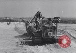 Standbild C-47D-Ebene Marston Strip North Carolina USA, 1941, aus Sekunde 7 historischem Filmmaterial Videoclip 65675039371