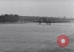 Standbild C-47D-Ebene Marston Strip North Carolina USA, 1941, aus Sekunde 29 historischem Filmmaterial Videoclip 65675039371