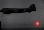 Standbild C-47 Flugzeuge Maxton North Carolina USA, 1941, aus Sekunde 5 historischem Filmmaterial Videoclip 65675039378