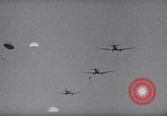 Standbild C-47 Flugzeuge Maxton North Carolina USA, 1941, aus Sekunde 9 historischem Filmmaterial Videoclip 65675039378