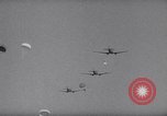 Standbild C-47 Flugzeuge Maxton North Carolina USA, 1941, aus Sekunde 10 historischem Filmmaterial Videoclip 65675039378