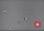 Standbild C-47 Flugzeuge Maxton North Carolina USA, 1941, aus Sekunde 11 historischem Filmmaterial Videoclip 65675039378