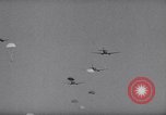 Standbild C-47 Flugzeuge Maxton North Carolina USA, 1941, aus Sekunde 12 historischem Filmmaterial Videoclip 65675039378