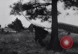 Standbild C-47 Flugzeuge Maxton North Carolina USA, 1941, aus Sekunde 25 historischem Filmmaterial Videoclip 65675039378