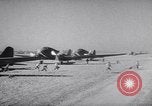 Standbild C-47 Flugzeuge Maxton North Carolina USA, 1941, aus Sekunde 41 historischem Filmmaterial Videoclip 65675039378