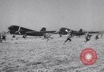 Standbild C-47 Flugzeuge Maxton North Carolina USA, 1941, aus Sekunde 44 historischem Filmmaterial Videoclip 65675039378