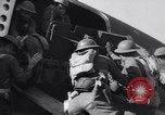 Standbild C-47 Flugzeuge Maxton North Carolina USA, 1941, aus Sekunde 48 historischem Filmmaterial Videoclip 65675039378