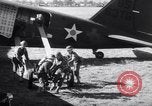 Standbild C-47 Flugzeuge Maxton North Carolina USA, 1941, aus Sekunde 52 historischem Filmmaterial Videoclip 65675039378