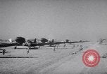 Standbild C-47 Flugzeuge Maxton North Carolina USA, 1941, aus Sekunde 55 historischem Filmmaterial Videoclip 65675039378