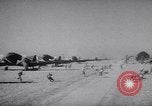 Standbild C-47 Flugzeuge Maxton North Carolina USA, 1941, aus Sekunde 57 historischem Filmmaterial Videoclip 65675039378
