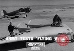 Standbild Northrop N-1M Mojave Desert California USA, 1941, aus Sekunde 4 historischem Filmmaterial Videoclip 65675039380