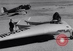 Standbild Northrop N-1M Mojave Desert California USA, 1941, aus Sekunde 5 historischem Filmmaterial Videoclip 65675039380