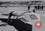 Standbild Northrop N-1M Mojave Desert California USA, 1941, aus Sekunde 6 historischem Filmmaterial Videoclip 65675039380