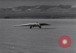 Standbild Northrop N-1M Mojave Desert California USA, 1941, aus Sekunde 10 historischem Filmmaterial Videoclip 65675039380
