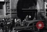 Standbild Broadway New York City USA, 1944, aus Sekunde 11 historischem Filmmaterial Videoclip 65675039402