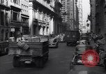 Standbild Broadway New York City USA, 1944, aus Sekunde 28 historischem Filmmaterial Videoclip 65675039402