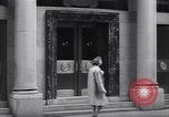 Immagine di Lewis L Luckenbach New York City USA, 1944, secondo 31 filmato di repertorio 65675039404