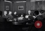 Immagine di Lewis L Luckenbach New York City USA, 1944, secondo 36 filmato di repertorio 65675039404